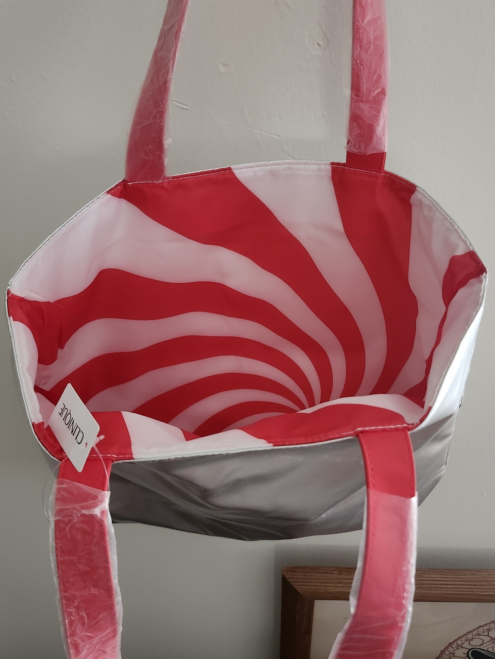 NWT Clinique reversible tote bag featuring a metallic silver exterior